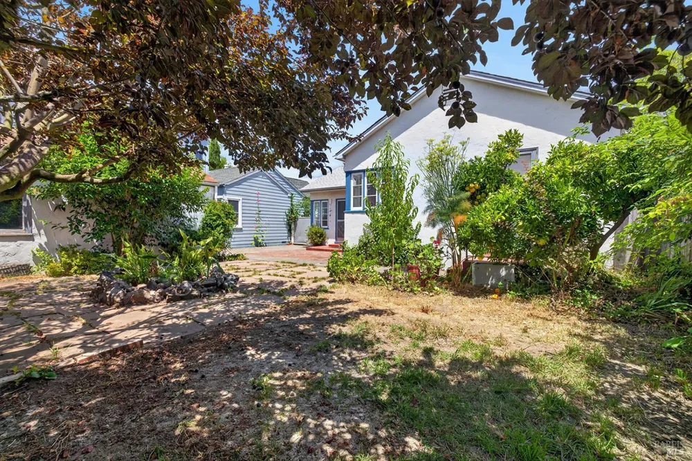 620 Dexter Street Santa Rosa, CA 95404