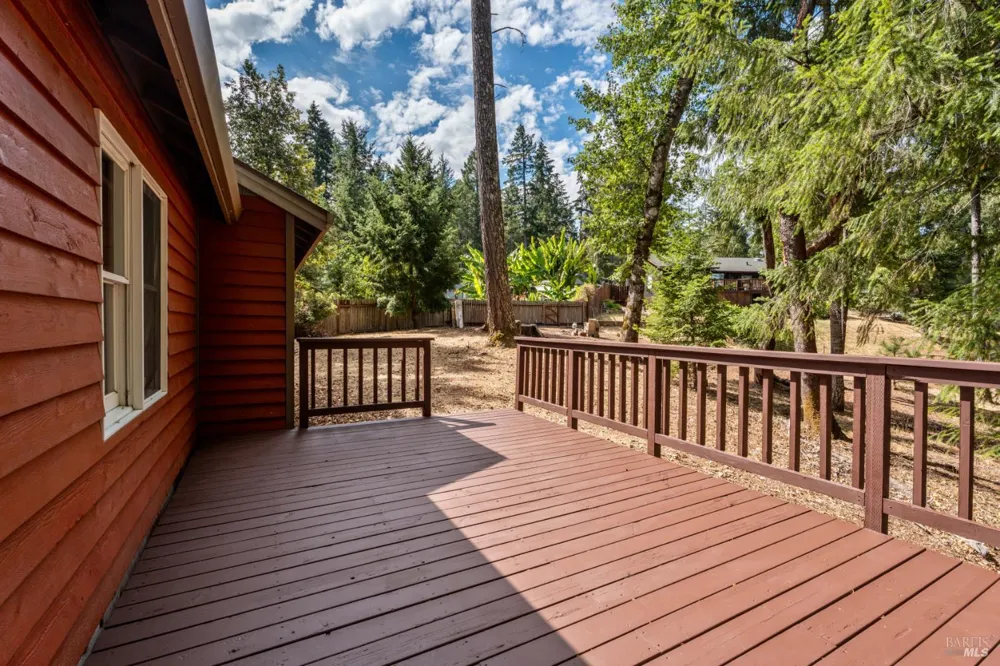 1211 Maize Way Willits, CA 95490