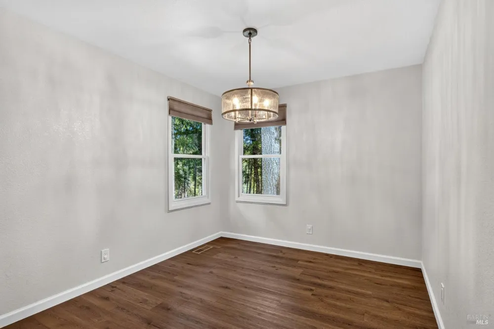 1211 Maize Way Willits, CA 95490