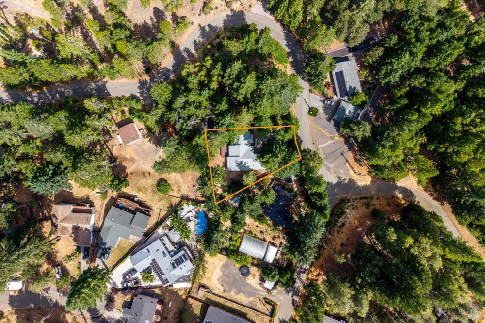 1211 Maize Way Willits, CA 95490