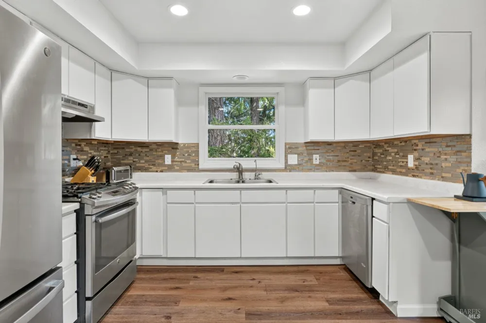 1211 Maize Way Willits, CA 95490