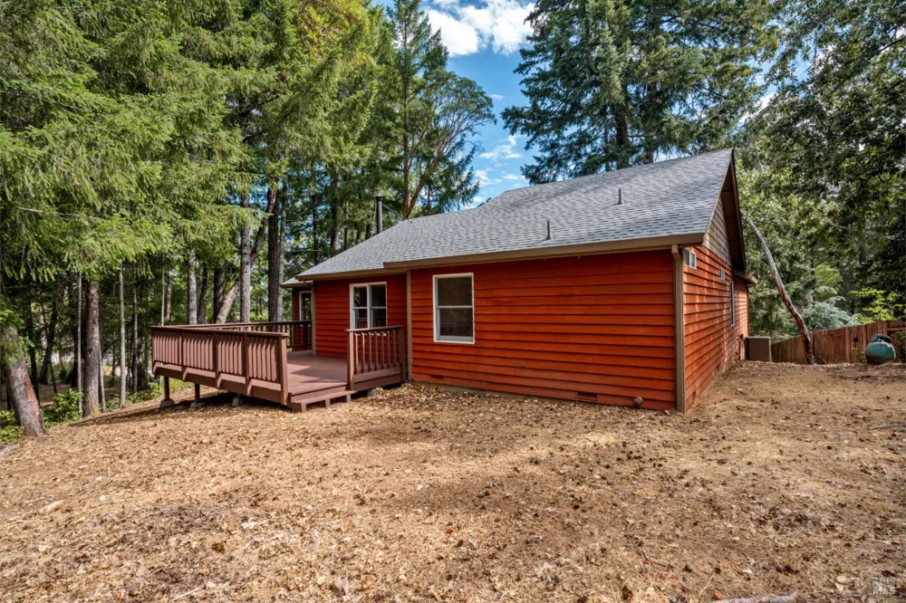 1211 Maize Way Willits, CA 95490