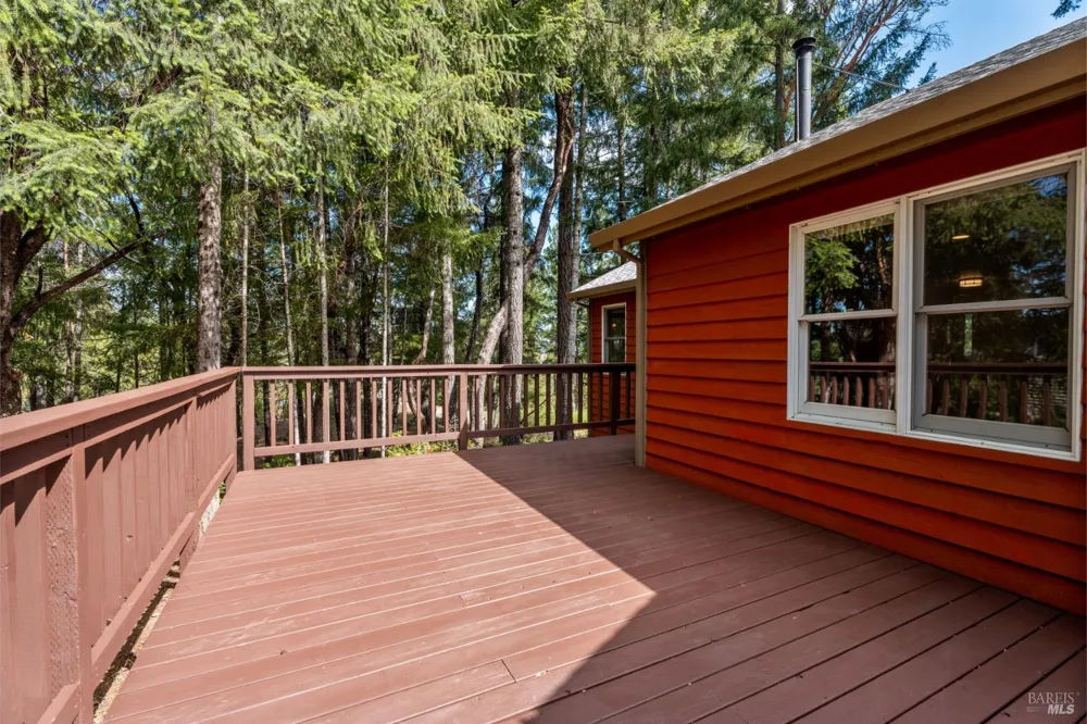 1211 Maize Way Willits, CA 95490