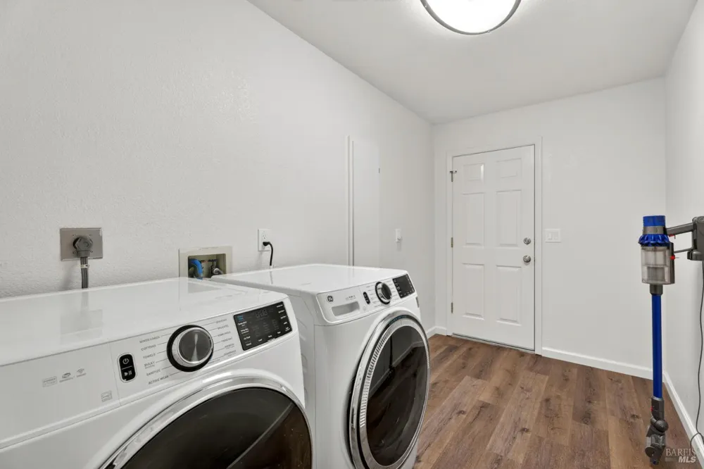1211 Maize Way Willits, CA 95490