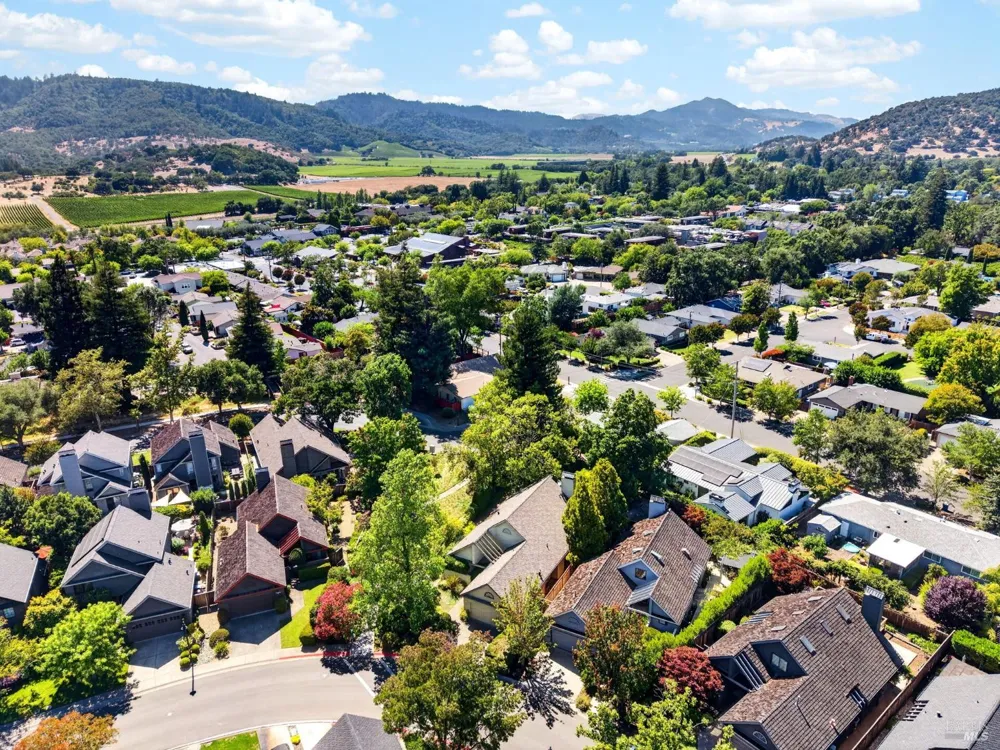 1926 Oak Circle Yountville, CA 94599