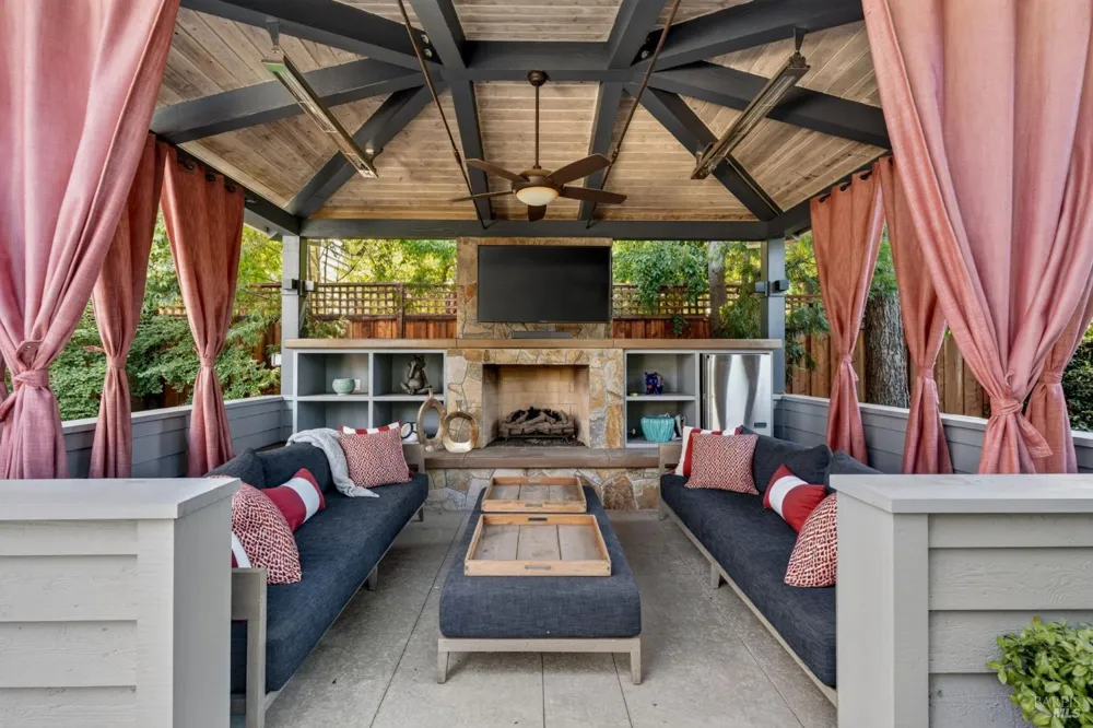 1926 Oak Circle Yountville, CA 94599