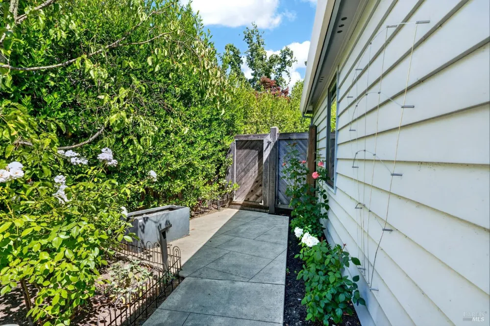 1926 Oak Circle Yountville, CA 94599