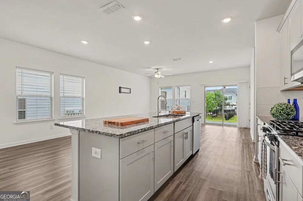 5473 Plain Field LN Lilburn, GA 30047