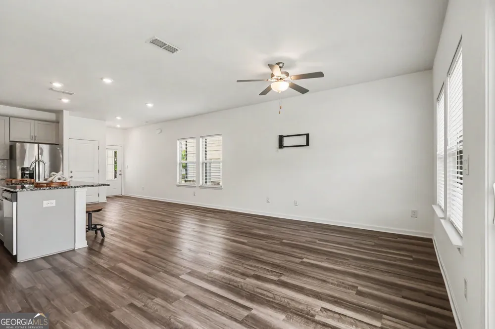 5473 Plain Field LN Lilburn, GA 30047