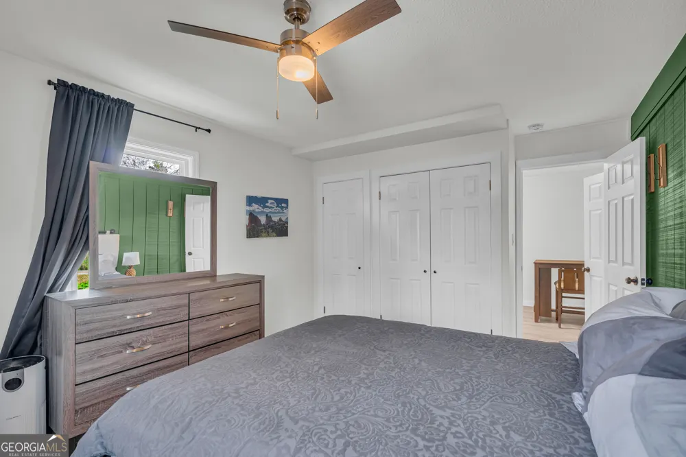 156 White Pine RD Toccoa, GA 30577
