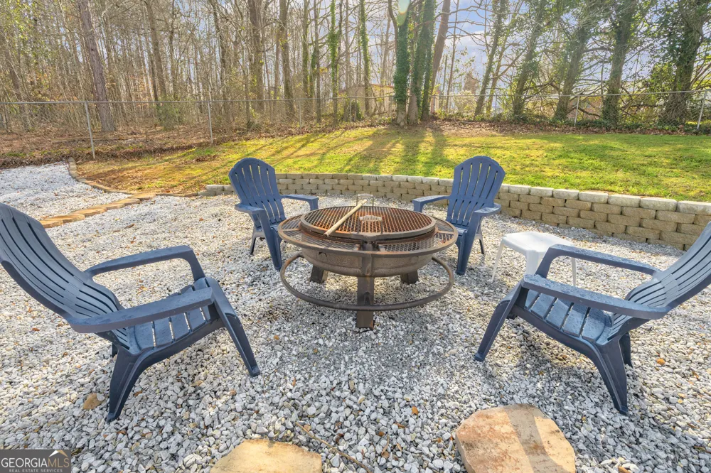 156 White Pine RD Toccoa, GA 30577