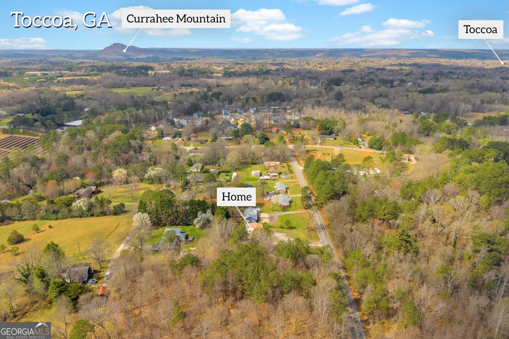 156 White Pine RD Toccoa, GA 30577