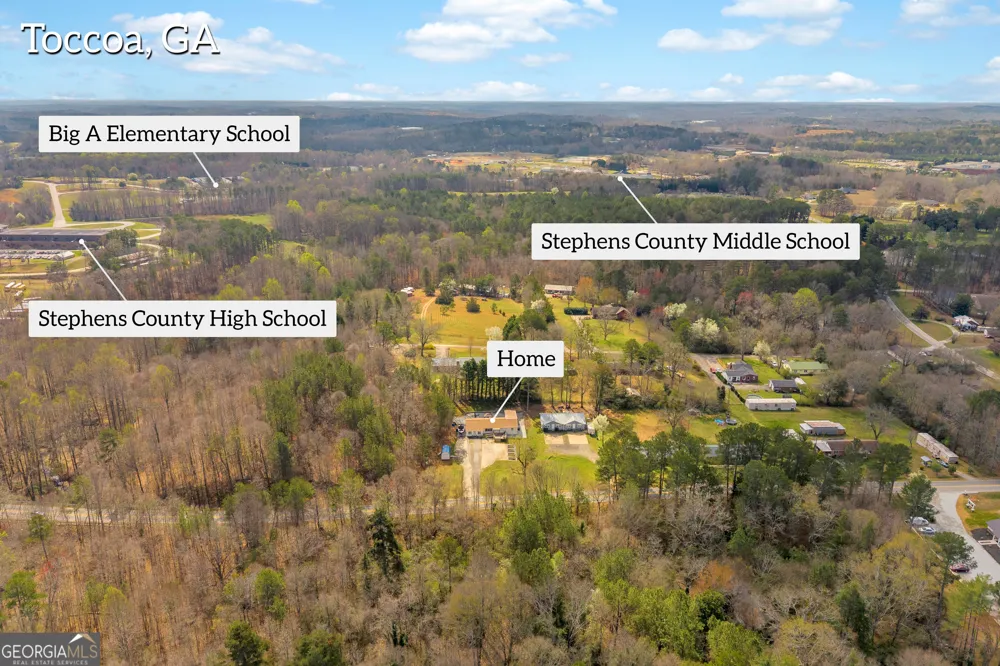 156 White Pine RD Toccoa, GA 30577