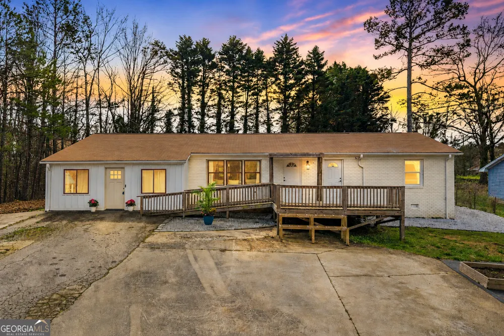 156 White Pine RD Toccoa, GA 30577