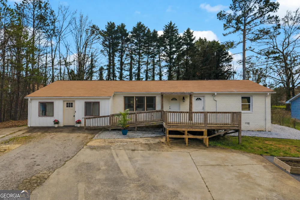 156 White Pine RD Toccoa, GA 30577