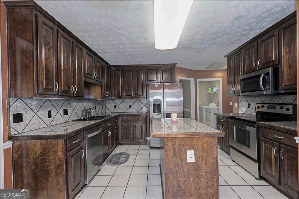 1024 Lee Road 175 Salem, AL 36874