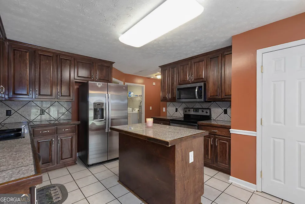 1024 Lee Road 175 Salem, AL 36874