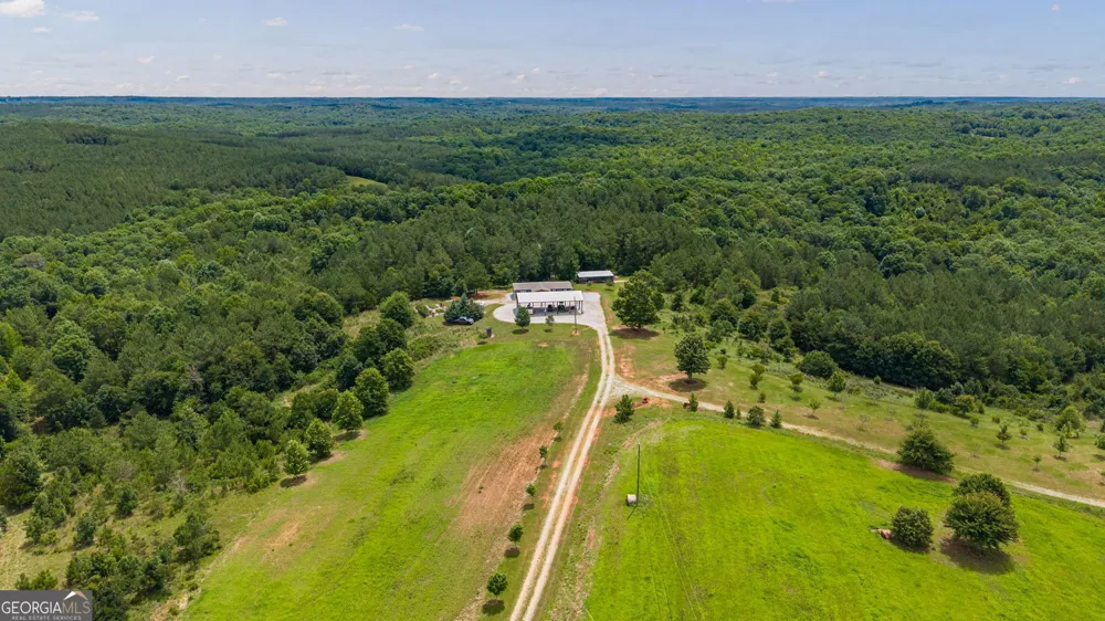 2286 Duffell Martin RD Comer, GA 30629
