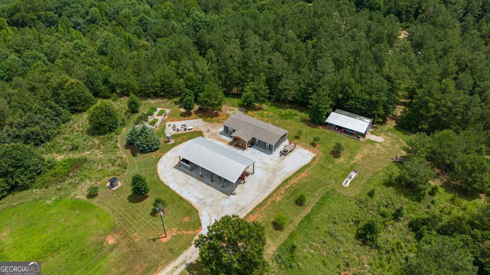 2286 Duffell Martin RD Comer, GA 30629