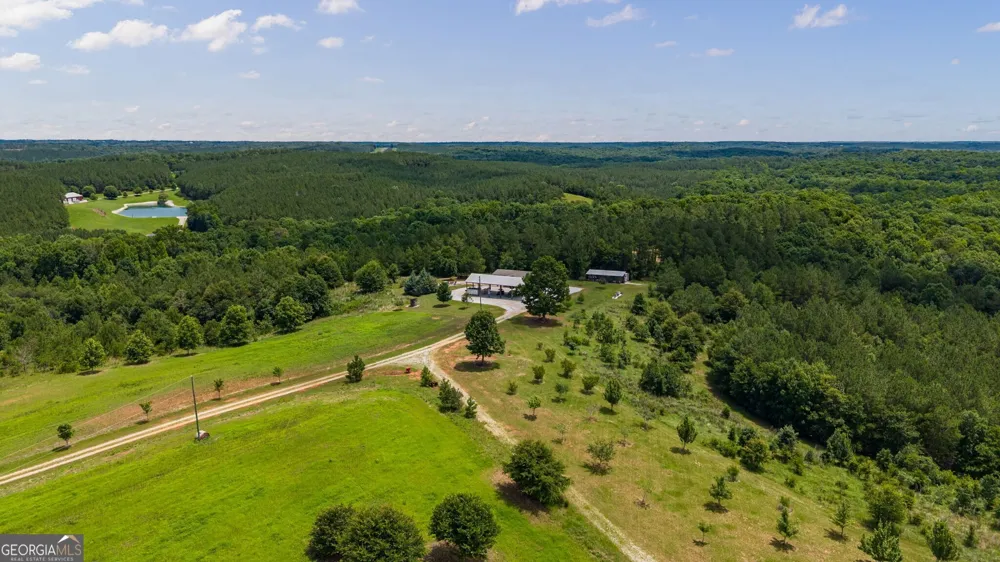 2286 Duffell Martin RD Comer, GA 30629