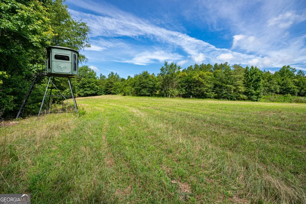 2286 Duffell Martin RD Comer, GA 30629