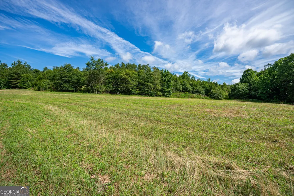 2286 Duffell Martin RD Comer, GA 30629