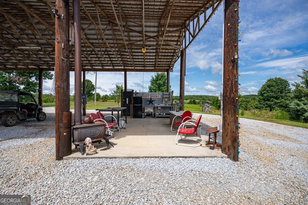 2286 Duffell Martin RD Comer, GA 30629