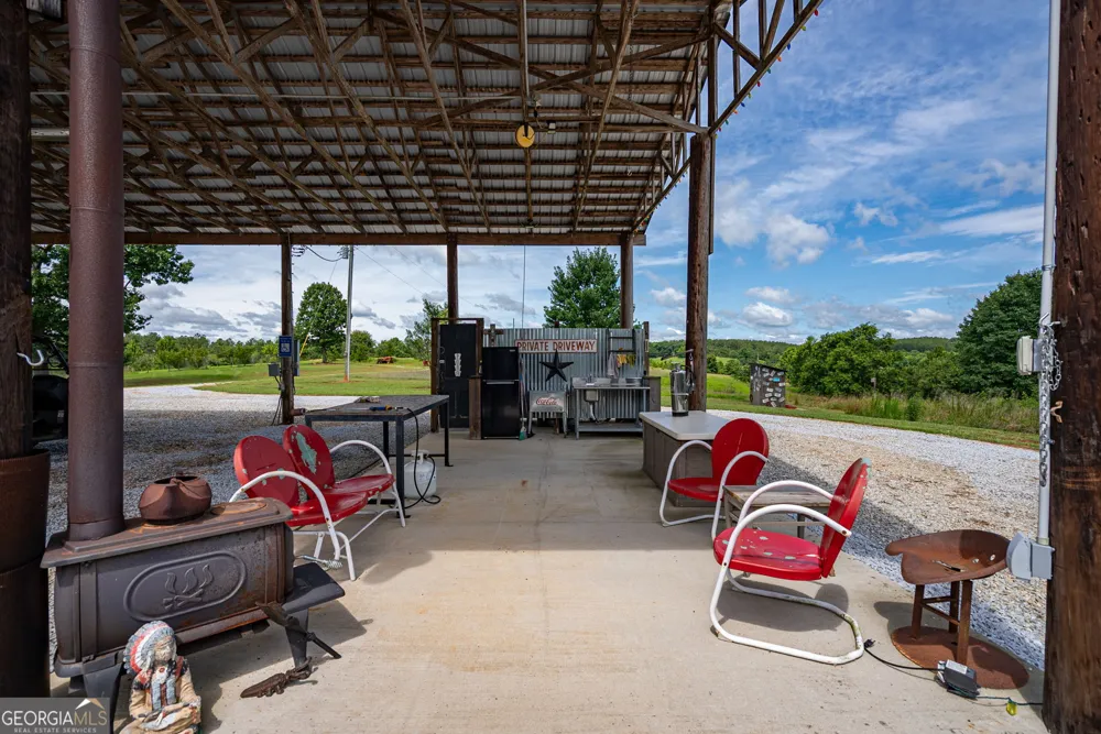 2286 Duffell Martin RD Comer, GA 30629