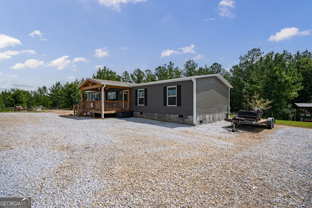2286 Duffell Martin RD Comer, GA 30629