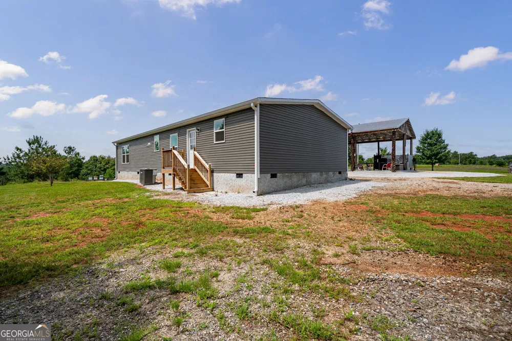 2286 Duffell Martin RD Comer, GA 30629
