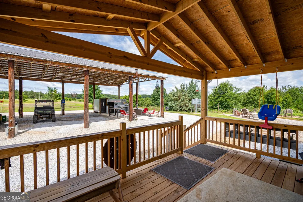 2286 Duffell Martin RD Comer, GA 30629