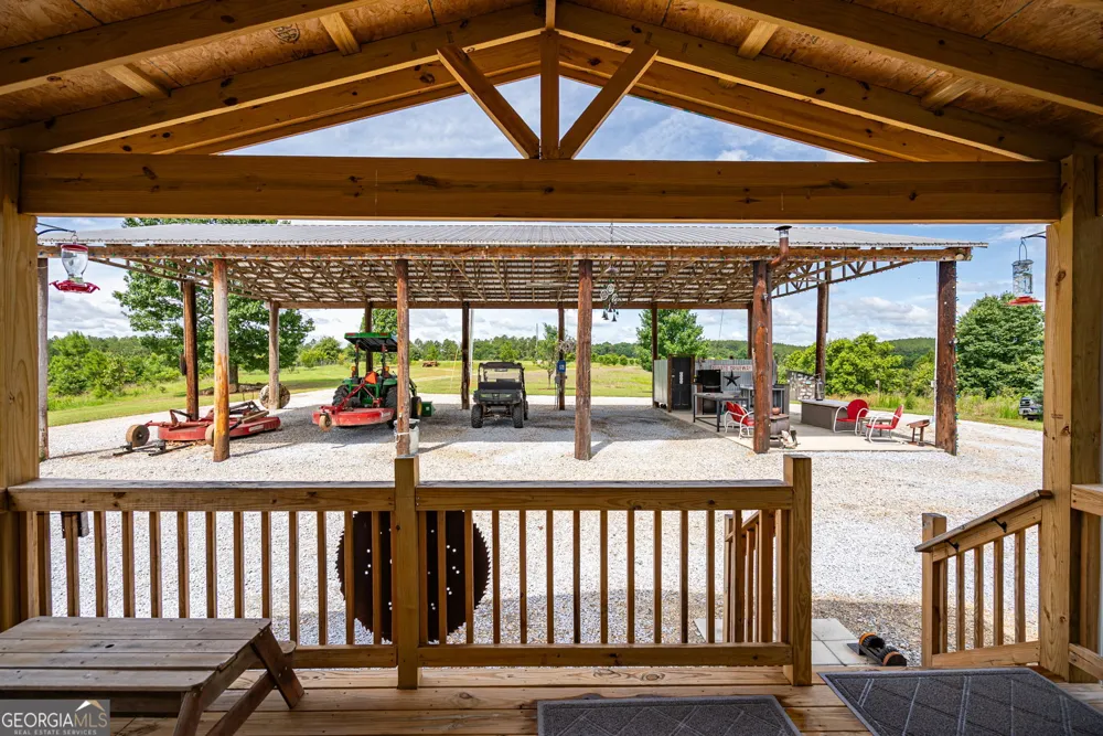 2286 Duffell Martin RD Comer, GA 30629