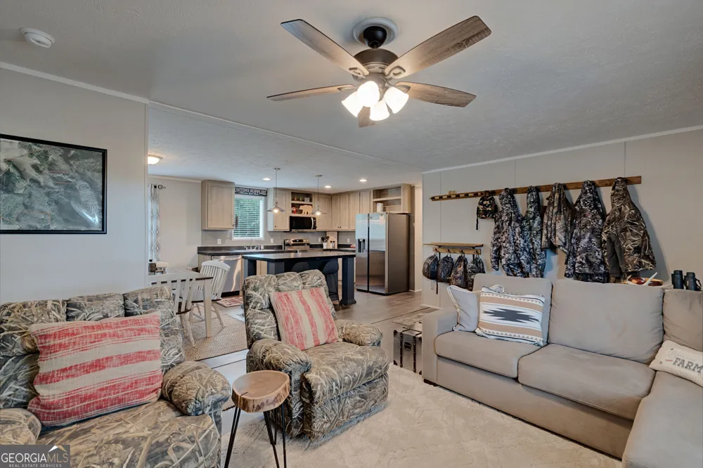 2286 Duffell Martin RD Comer, GA 30629