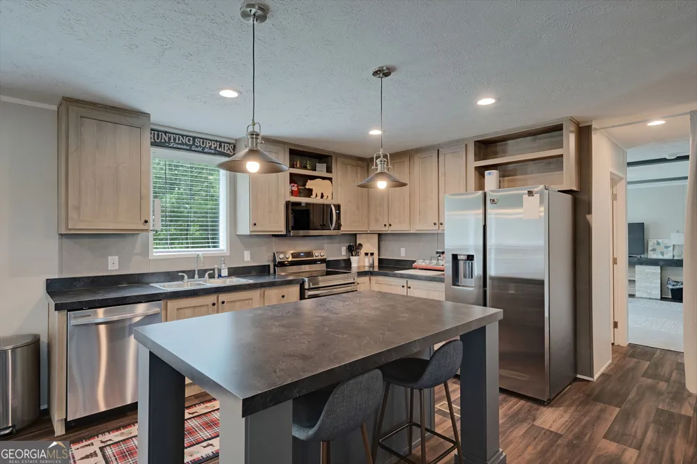 2286 Duffell Martin RD Comer, GA 30629