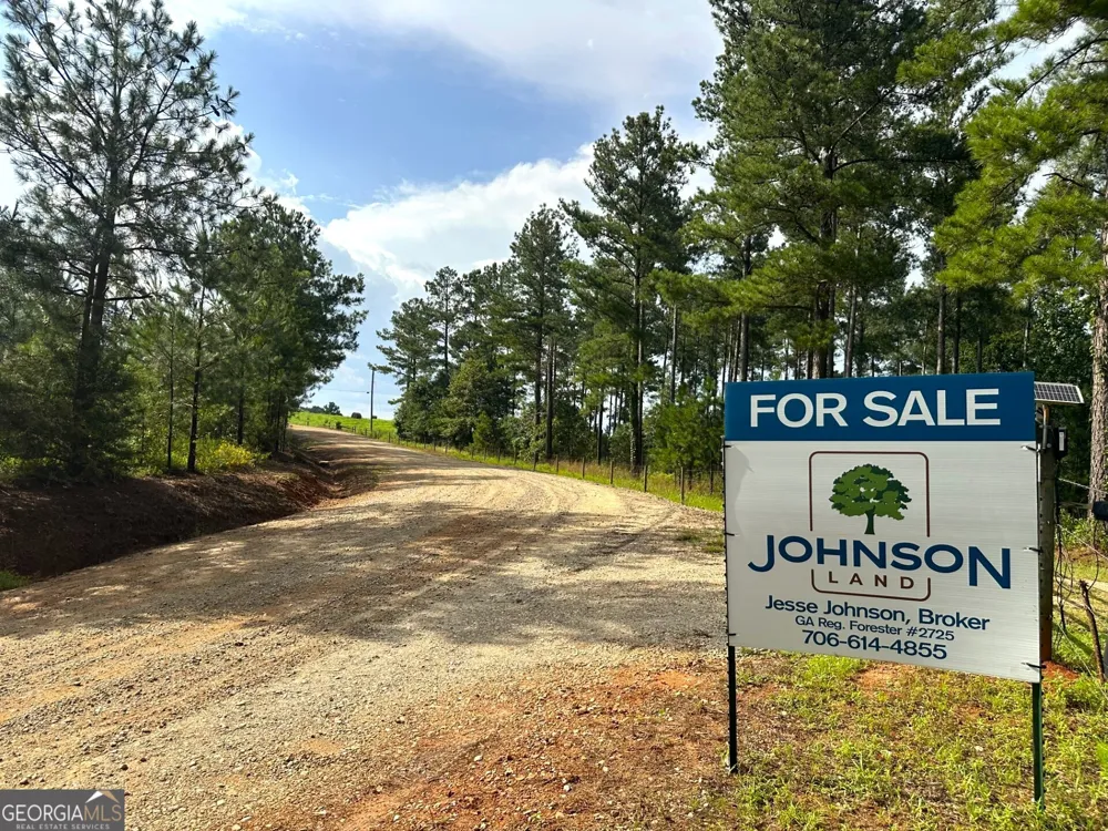 2286 Duffell Martin RD Comer, GA 30629