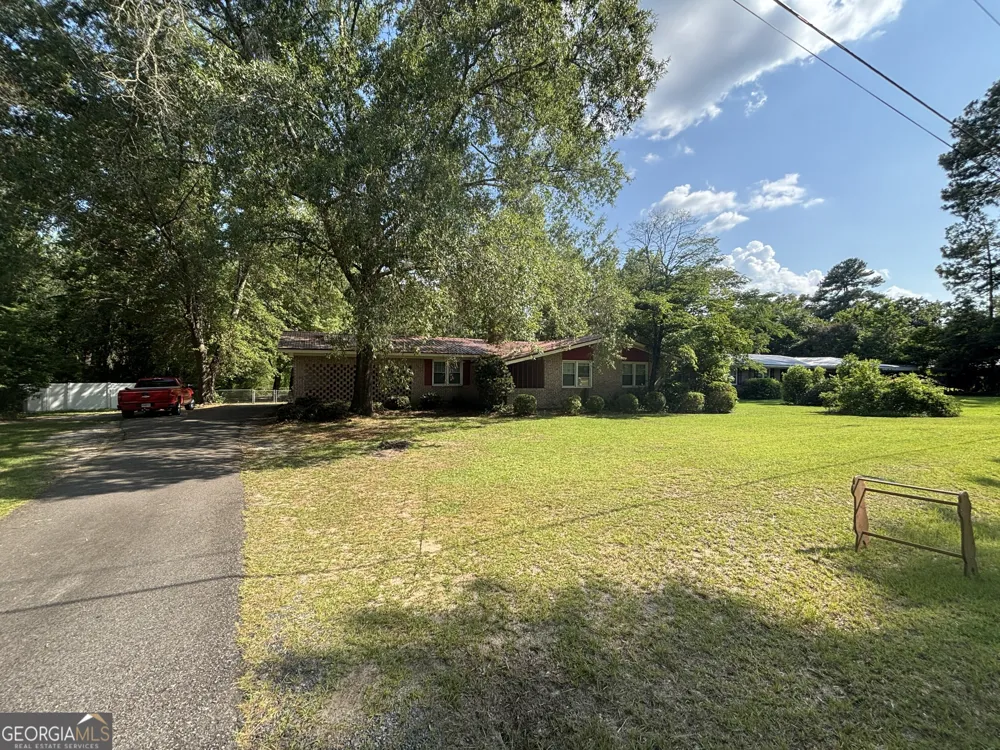 152 Crest DR Cochran, GA 31014