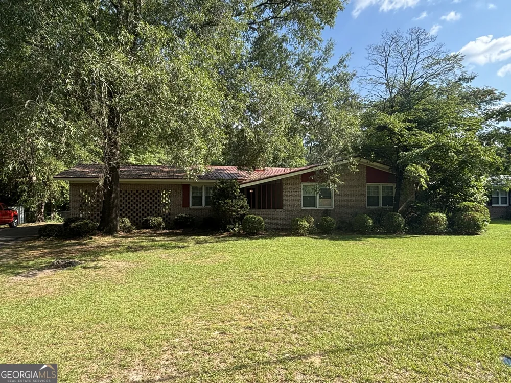 152 Crest DR Cochran, GA 31014