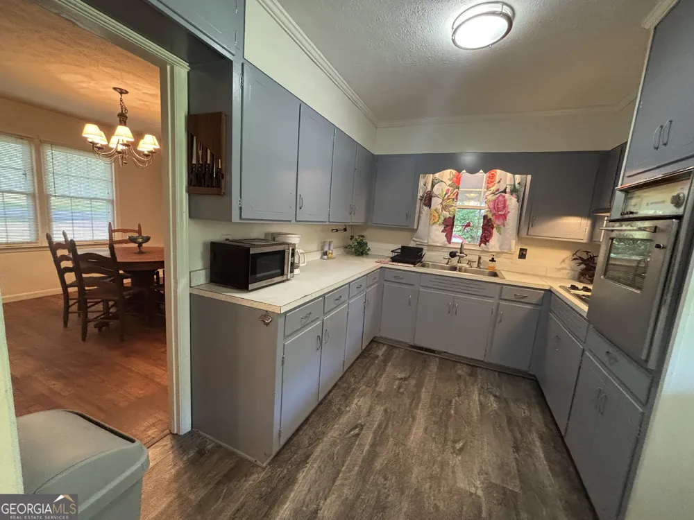 152 Crest DR Cochran, GA 31014
