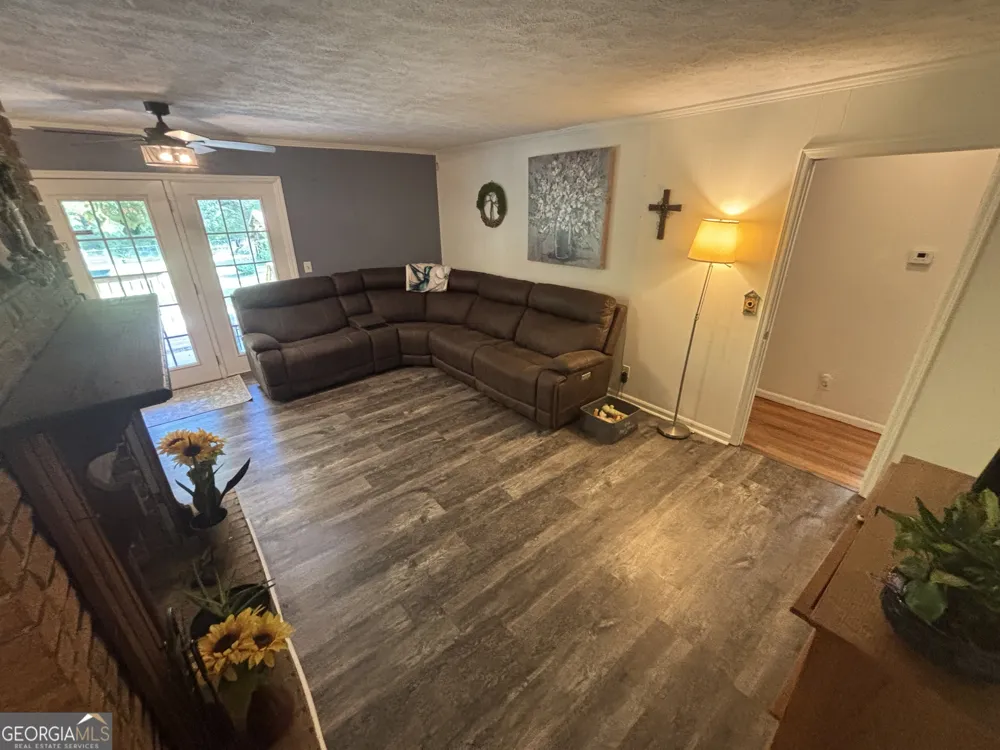 152 Crest DR Cochran, GA 31014