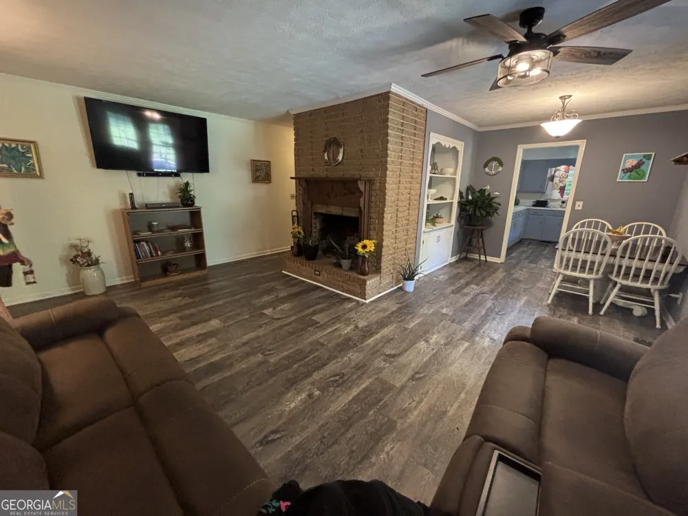 152 Crest DR Cochran, GA 31014