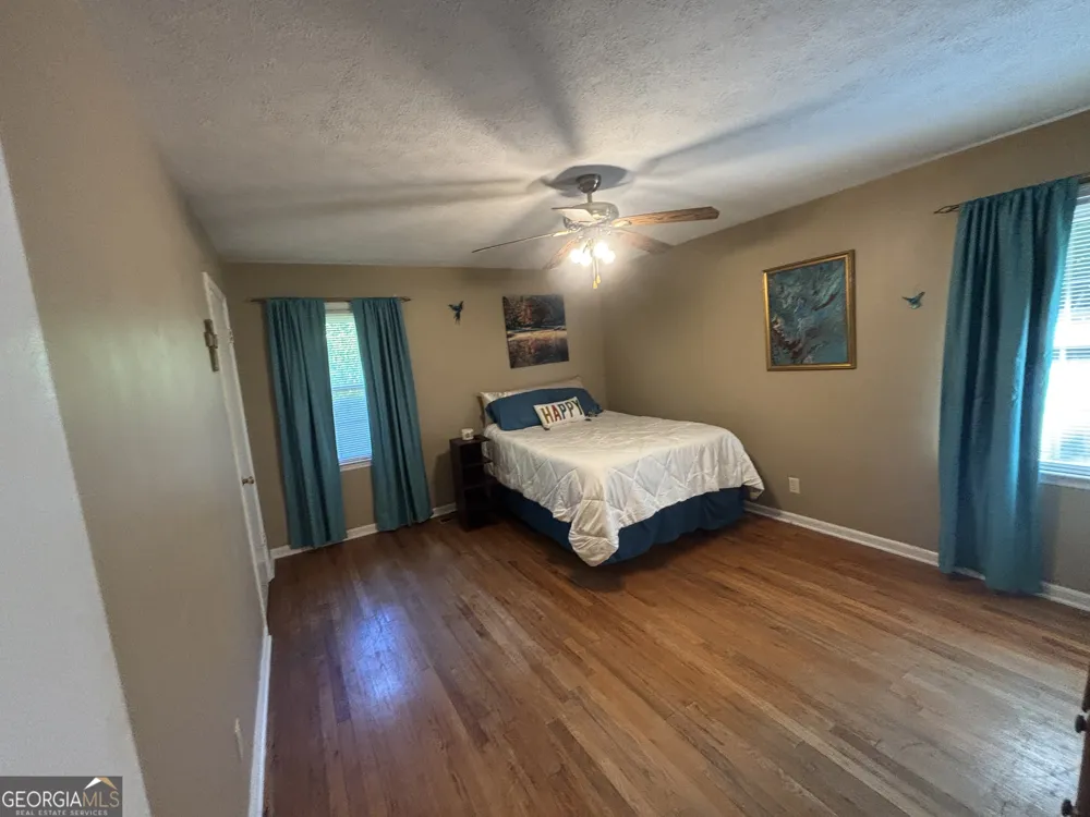 152 Crest DR Cochran, GA 31014