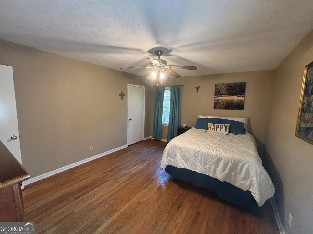 152 Crest DR Cochran, GA 31014