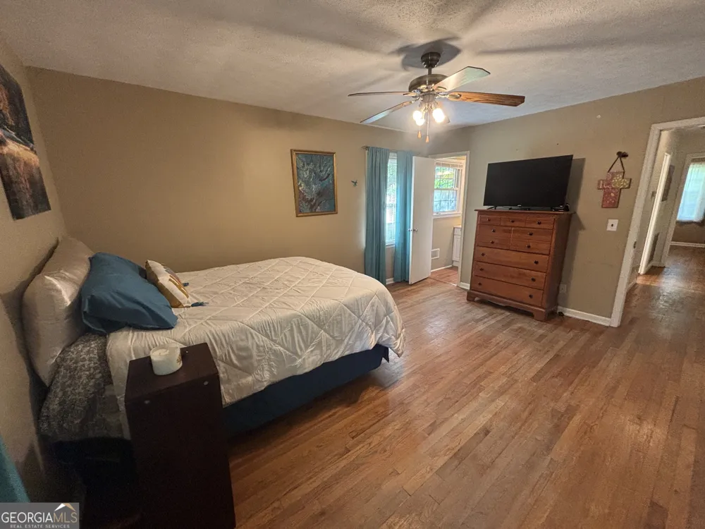 152 Crest DR Cochran, GA 31014