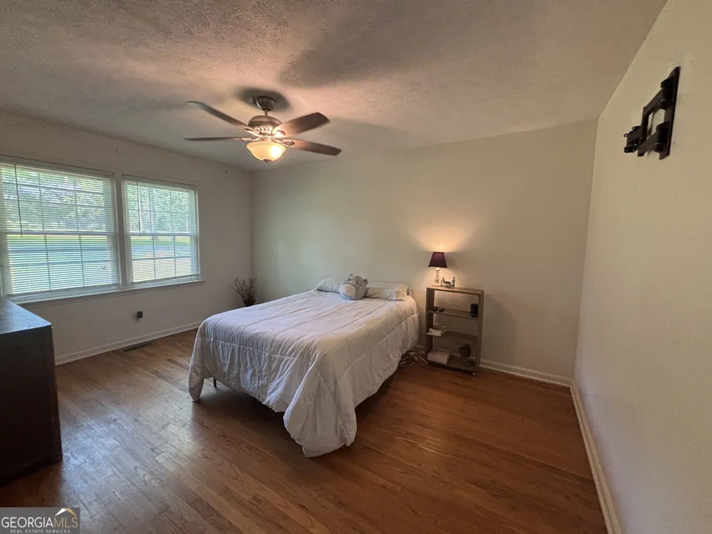 152 Crest DR Cochran, GA 31014