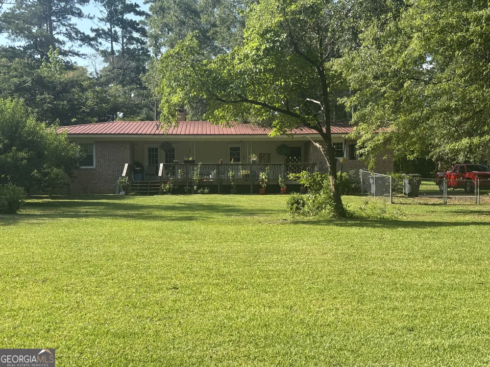 152 Crest DR Cochran, GA 31014