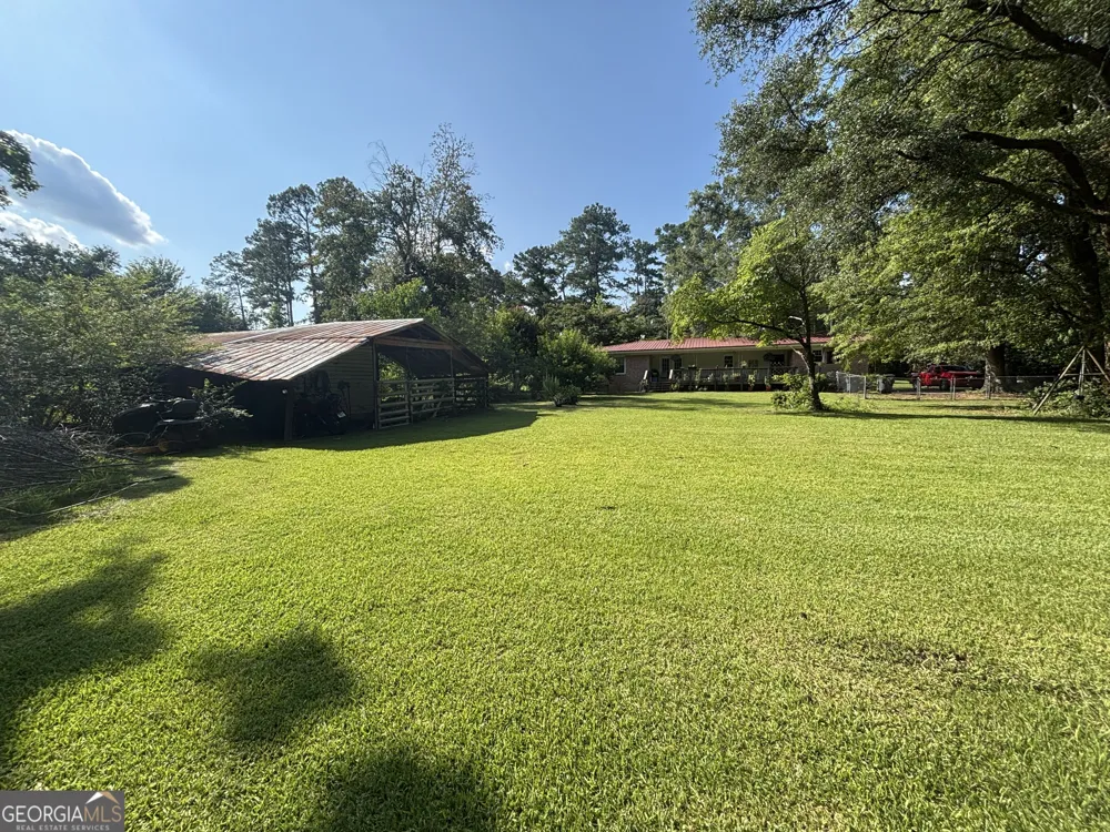 152 Crest DR Cochran, GA 31014