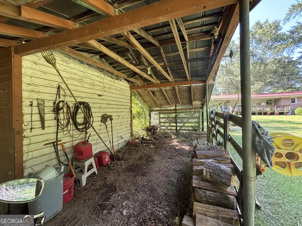 152 Crest DR Cochran, GA 31014