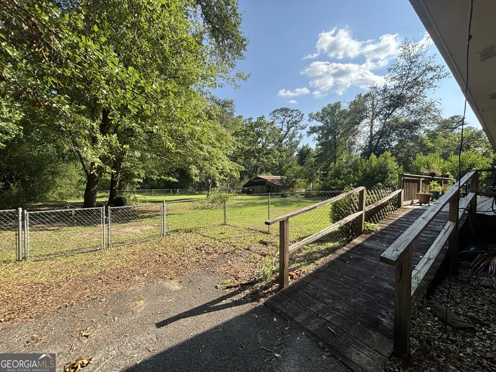 152 Crest DR Cochran, GA 31014