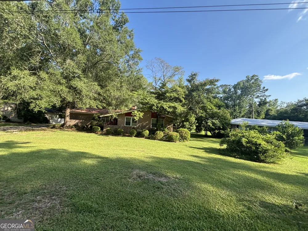 152 Crest DR Cochran, GA 31014
