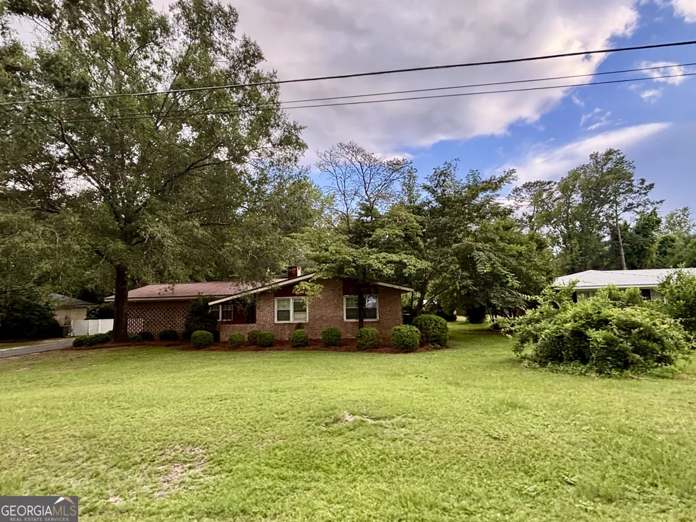 152 Crest DR Cochran, GA 31014